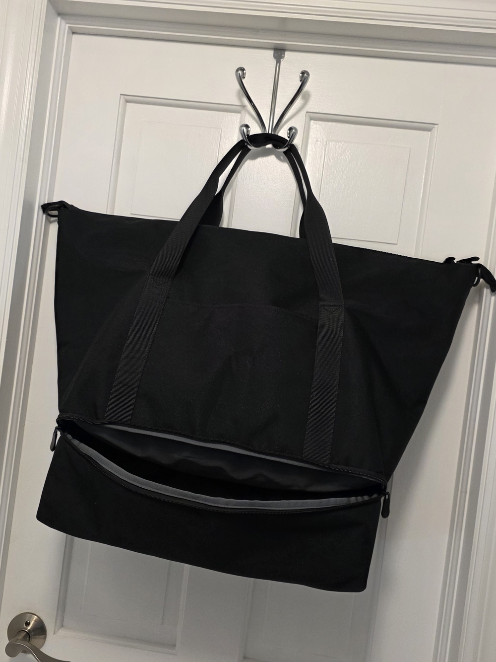 EC Lo & Sons Catalina Deluxe Large Black Weekender Tote W/Detachable Strap - Picture 4 of 15